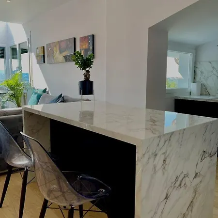 Apartment Long Hill