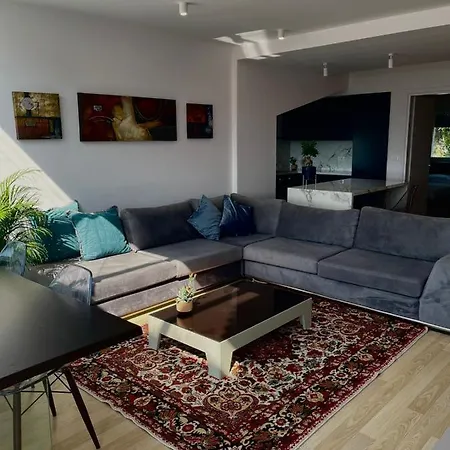 Apartment Long Hill