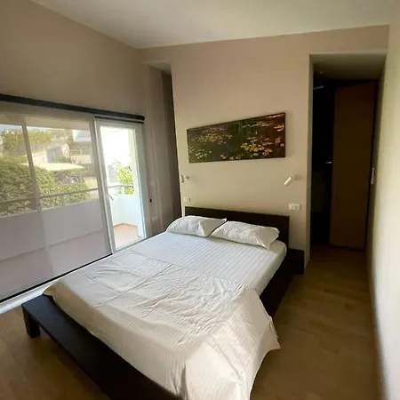 Apartment Long Hill